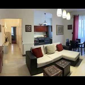 verificați disponibilitatea